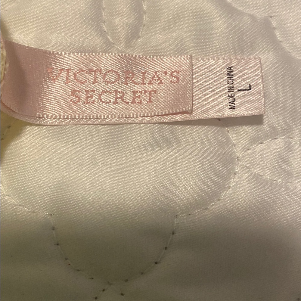 Victoria's Secret Sheer Green Floral Bra, 38C, with matching pantie, size large. - Picture 13 of 15